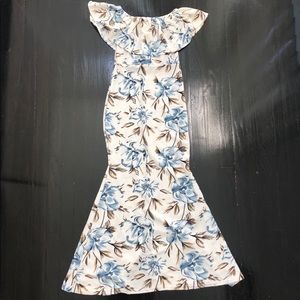 Flutter off shoulder floral maxi dress 🌺